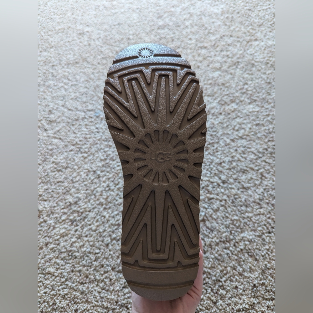 Ugg Classic Solene Mini Boot - Picture 6 of 10